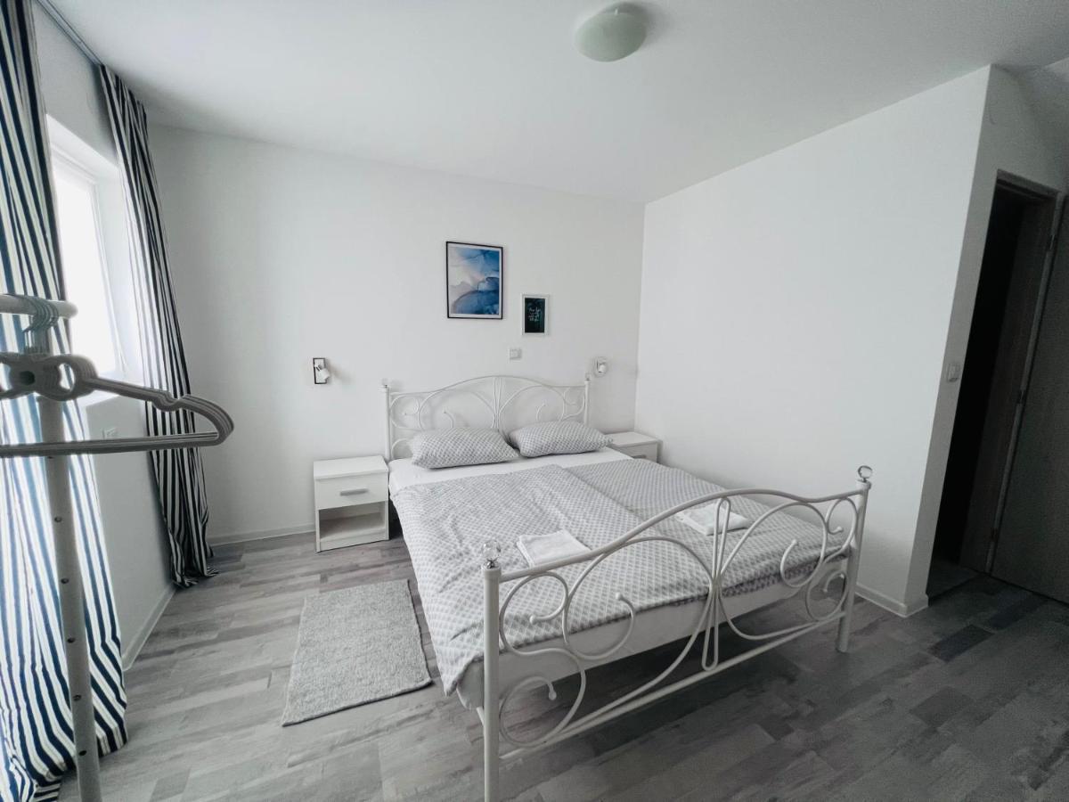 Apartman Castle Tusilovic Exterior photo
