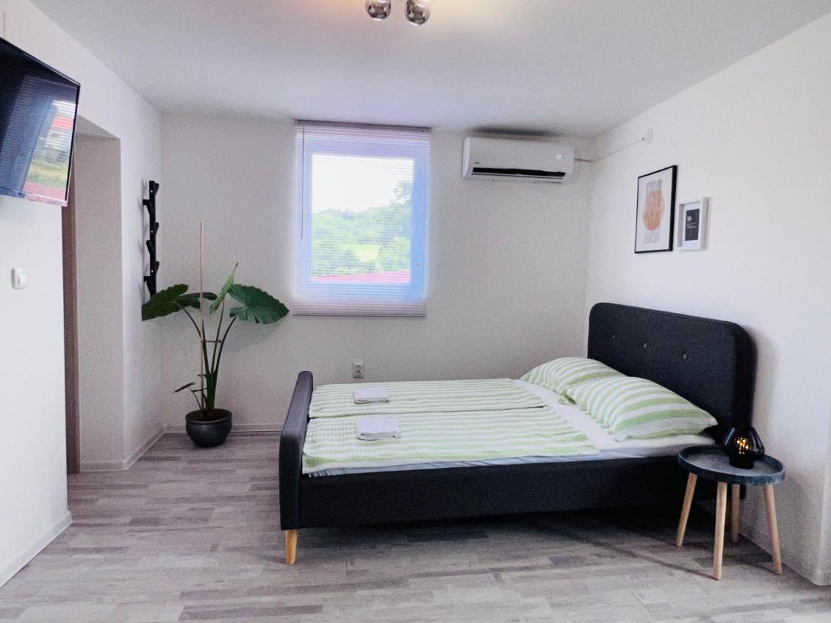 Apartman Castle Tusilovic Exterior photo